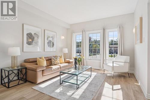 117 Miller Drive, Barrie, ON - Indoor Photo Showing Living Room