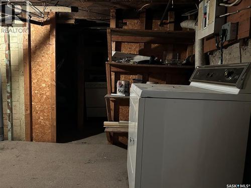 605 2Nd Street, Estevan, SK - Indoor Photo Showing Laundry Room