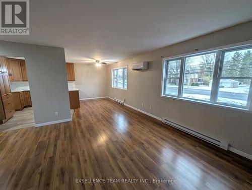 A&B - 2153 Pitt Street, Cornwall, ON - Indoor Photo Showing Other Room