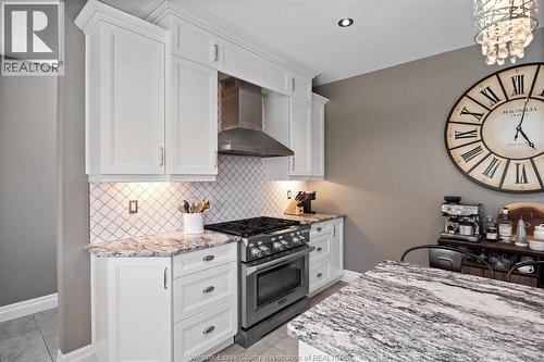 225 Elsworth, Lasalle, ON - Indoor Photo Showing Kitchen With Upgraded Kitchen