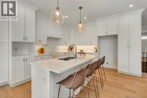76 Belleview Drive, Kingsville, ON - Indoor Photo Showing Kitchen With Double Sink With Upgraded Kitchen