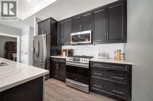410 Caserta Crescent, Lakeshore, ON - Indoor Photo Showing Kitchen