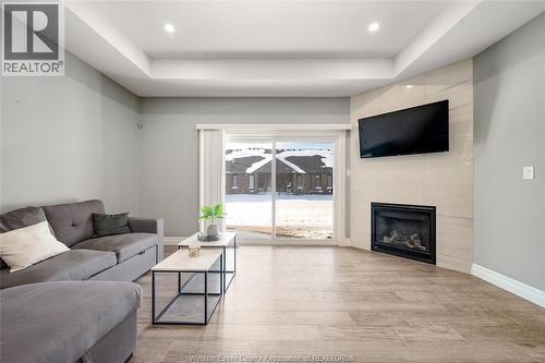 410 Caserta Crescent, Lakeshore, ON - Indoor Photo Showing Living Room With Fireplace