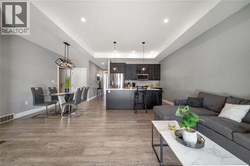 410 Caserta Crescent, Lakeshore, ON - Indoor Photo Showing Living Room