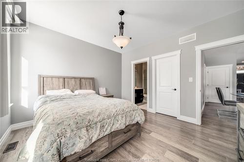 410 Caserta Crescent, Lakeshore, ON - Indoor Photo Showing Bedroom