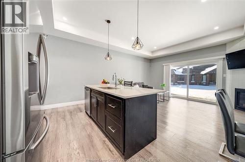 410 Caserta Crescent, Lakeshore, ON - Indoor Photo Showing Kitchen