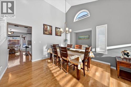 livingroom - 137 Woodbrook Road Sw, Calgary, AB - Indoor Photo Showing Dining Room