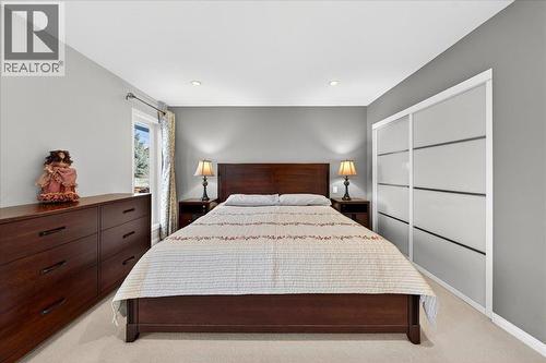 master bedroom - 137 Woodbrook Road Sw, Calgary, AB - Indoor Photo Showing Bedroom