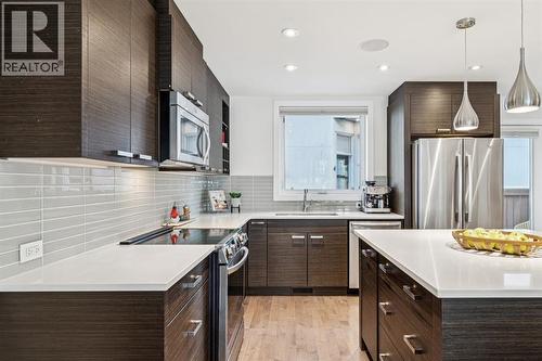 2924 15 Street Sw, Calgary, AB - Indoor Photo Showing Kitchen With Upgraded Kitchen