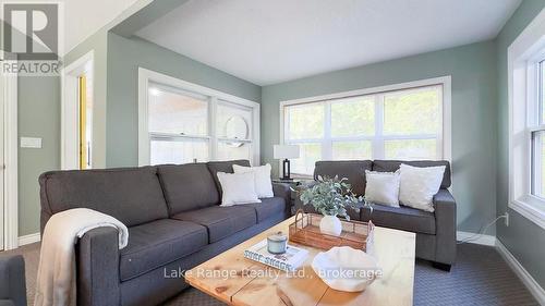 900 Victoria Road, Huron-Kinloss, ON - Indoor Photo Showing Living Room