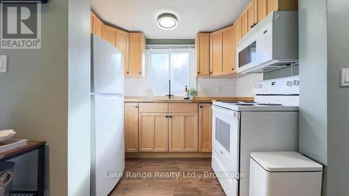 900 Victoria Road, Huron-Kinloss, ON - Indoor Photo Showing Kitchen