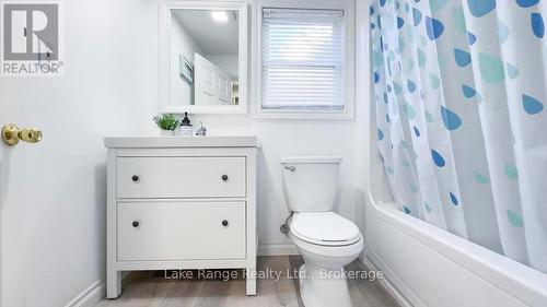 900 Victoria Road, Huron-Kinloss, ON - Indoor Photo Showing Bathroom