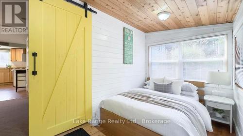 900 Victoria Road, Huron-Kinloss, ON - Indoor Photo Showing Bedroom