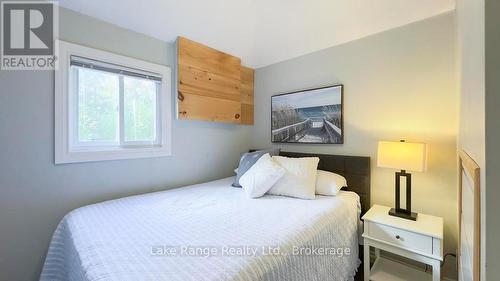 900 Victoria Road, Huron-Kinloss, ON - Indoor Photo Showing Bedroom