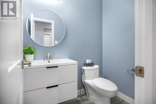 97 - 1096 Jalna Boulevard, London South (South X), ON - Indoor Photo Showing Bathroom