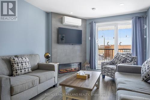 97 - 1096 Jalna Boulevard, London South (South X), ON - Indoor Photo Showing Living Room With Fireplace