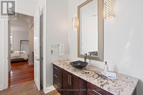 7071 Clayton Walk, London South (South V), ON - Indoor Photo Showing Bathroom