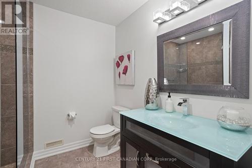 7071 Clayton Walk, London South (South V), ON - Indoor Photo Showing Bathroom