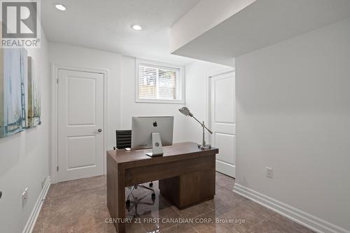 7071 Clayton Walk, London South (South V), ON - Indoor Photo Showing Office