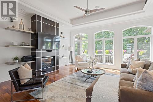 7071 Clayton Walk, London South (South V), ON - Indoor Photo Showing Living Room