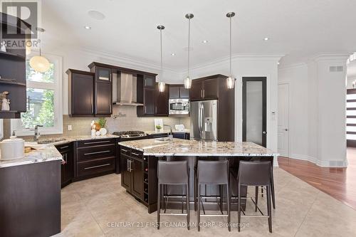 7071 Clayton Walk, London South (South V), ON - Indoor Photo Showing Kitchen With Upgraded Kitchen