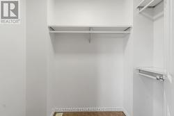 Walk-in Closet - 