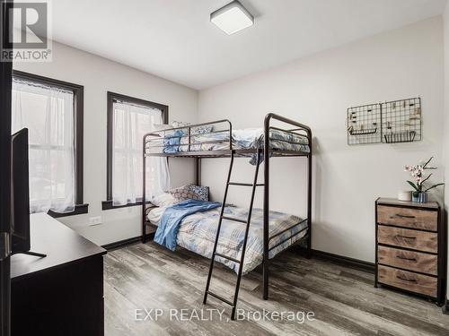 197 Lincoln Street, Welland (Lincoln/Crowland), ON - Indoor Photo Showing Bedroom