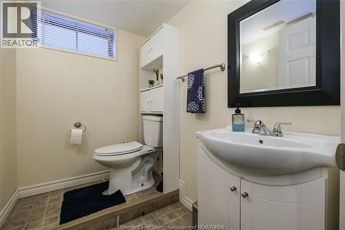 3465 Longfellow, Windsor, ON - Indoor Photo Showing Bathroom