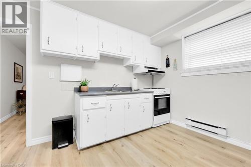 1347 Lakeshore Road Unit# 24, Burlington, ON - Indoor Photo Showing Kitchen