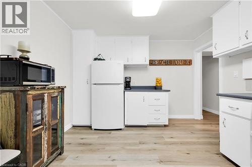 1347 Lakeshore Road Unit# 24, Burlington, ON - Indoor Photo Showing Kitchen