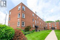 1347 LAKESHORE Road Unit# 24  Burlington, ON L7S 1B1