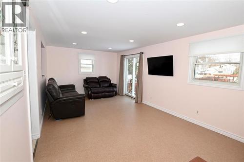 470 Maxwell Street, Sarnia, ON - Indoor
