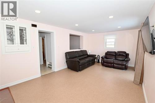 470 Maxwell Street, Sarnia, ON - Indoor