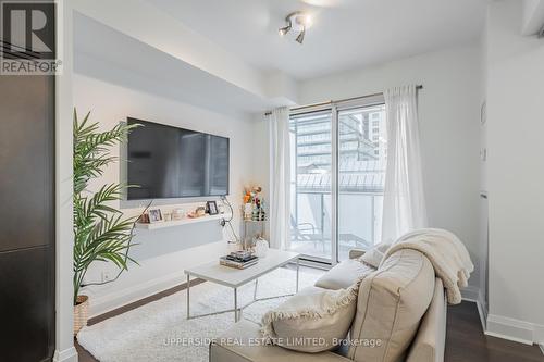 608 - 65 St. Mary Street, Toronto, ON - Indoor Photo Showing Living Room