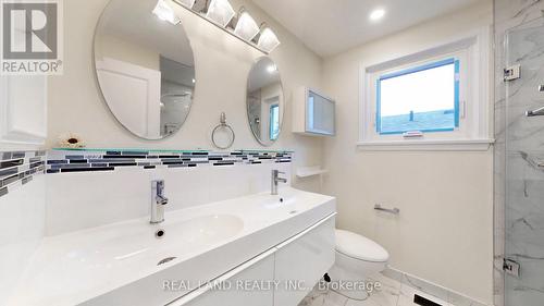 675 Seneca Hill Drive, Toronto, ON - Indoor Photo Showing Bathroom