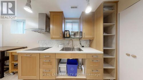 675 Seneca Hill Drive, Toronto, ON - Indoor Photo Showing Kitchen