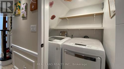 675 Seneca Hill Drive, Toronto, ON - Indoor Photo Showing Laundry Room