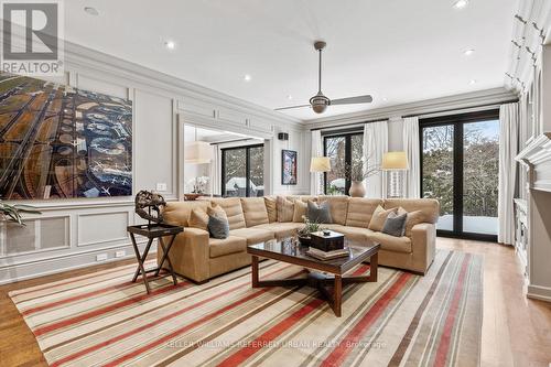6 Bayview Wood, Toronto, ON - Indoor Photo Showing Living Room