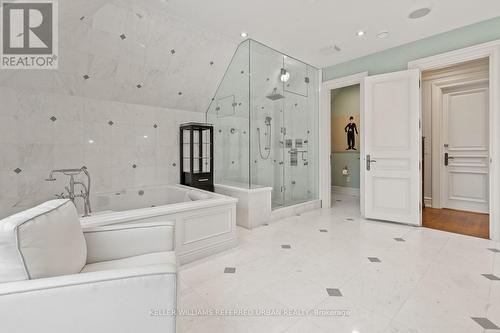 6 Bayview Wood, Toronto, ON - Indoor