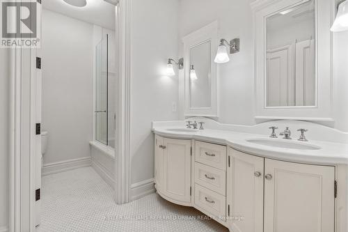 6 Bayview Wood, Toronto, ON - Indoor Photo Showing Bathroom