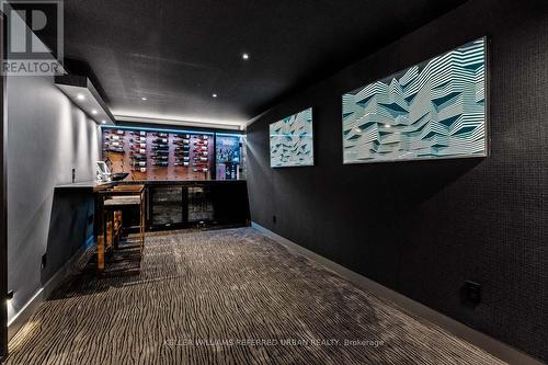 6 Bayview Wood, Toronto, ON - Indoor Photo Showing Other Room