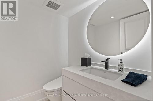 6 Bayview Wood, Toronto, ON - Indoor Photo Showing Bathroom