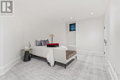 6 Bayview Wood, Toronto, ON - Indoor