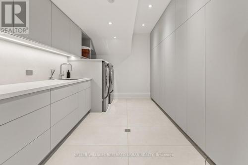 6 Bayview Wood, Toronto, ON - Indoor Photo Showing Laundry Room