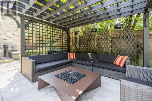 6 Bayview Wood, Toronto, ON - Outdoor With Exterior