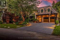 6 BAYVIEW WOOD  Toronto, ON M4N 1R7