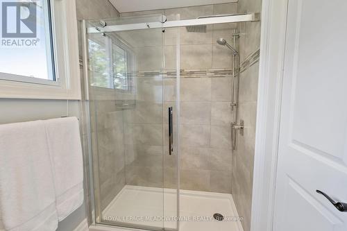 25 Hillside Drive, Halton Hills, ON - Indoor Photo Showing Bathroom
