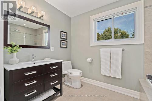 25 Hillside Drive, Halton Hills, ON - Indoor Photo Showing Bathroom