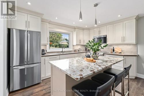 25 Hillside Drive, Halton Hills, ON - Indoor Photo Showing Kitchen With Upgraded Kitchen