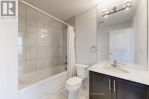 1705 - 9255 Jane Street, Vaughan, ON - Indoor Photo Showing Bathroom